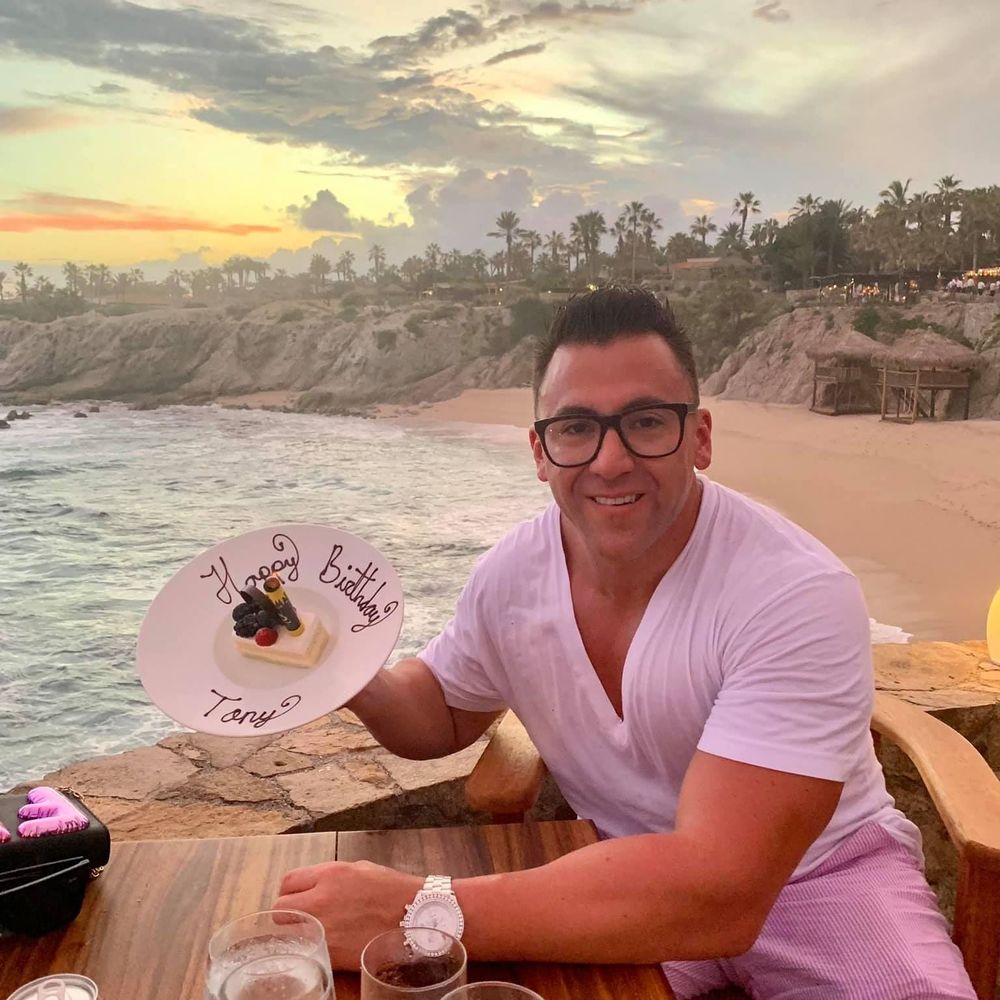 Meet your Posher, Tony